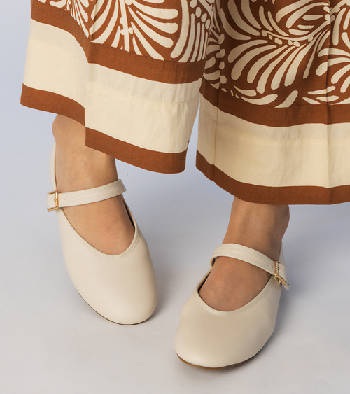 Smėlio spalvos moteriški balerinos su sagtimi Mollis