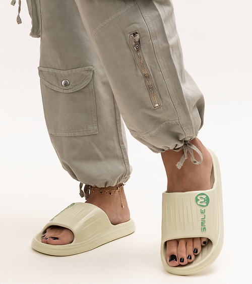 Žalios putplasčio šlepetės Labinga