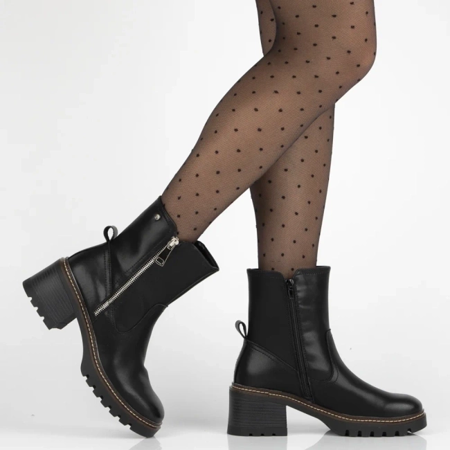 Juodi natūralios odos aulinukai ant storo kulno Brenda