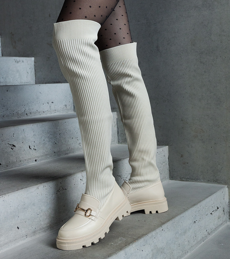 Šviesiai smėlio spalvos auliniai batai su elastingu aulu Vrissa