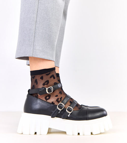 Juodi įsispiriami batai su traktoriaus padu Jastina