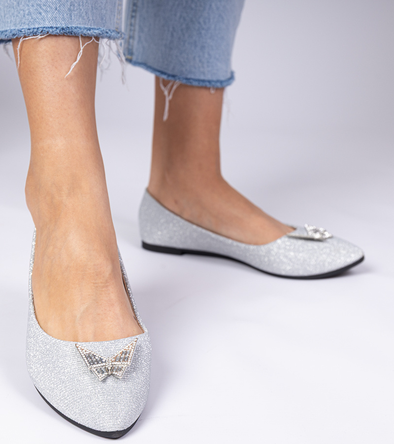Sidabriniai moteriški blizgūs balerinai su drugeliu Denny