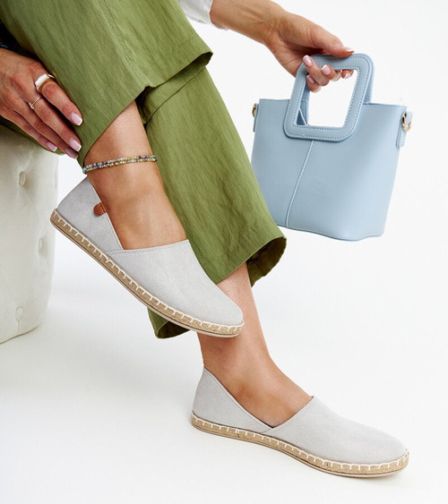 Sidabriniai sportbačiai Gimja