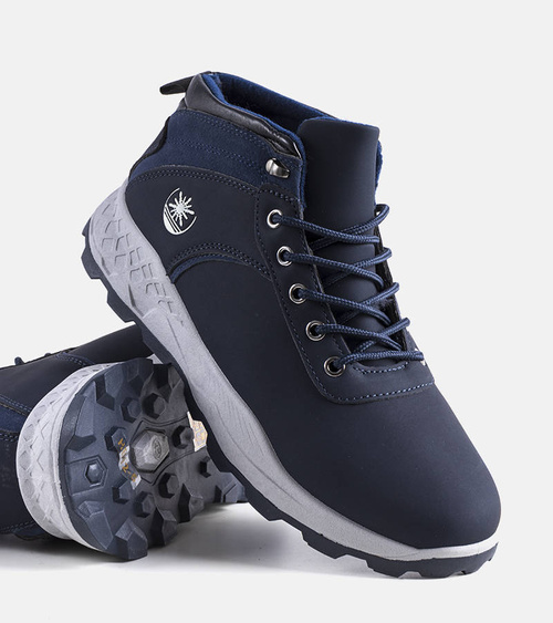 Tamsiai mėlyni pašiltinti briarai