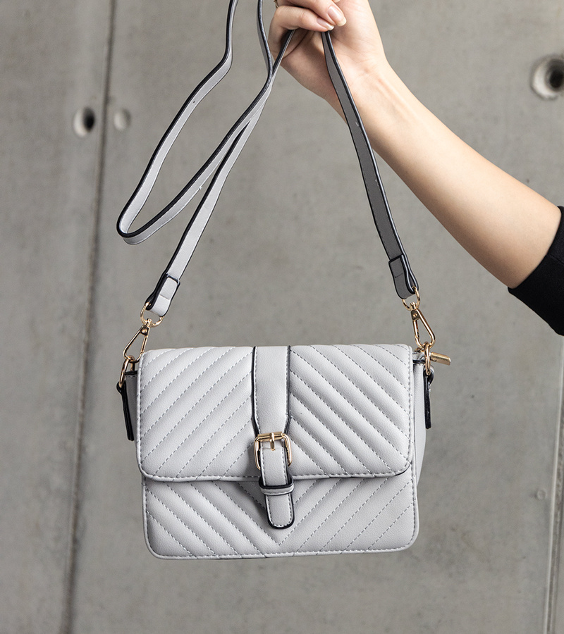 Pilka dygsniuota rankinė per petį „Virgilio“