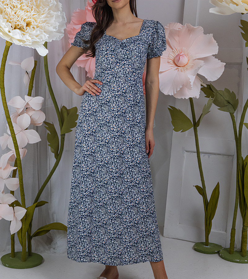 Mėlyna ilga suknelė su Amande iškirpte