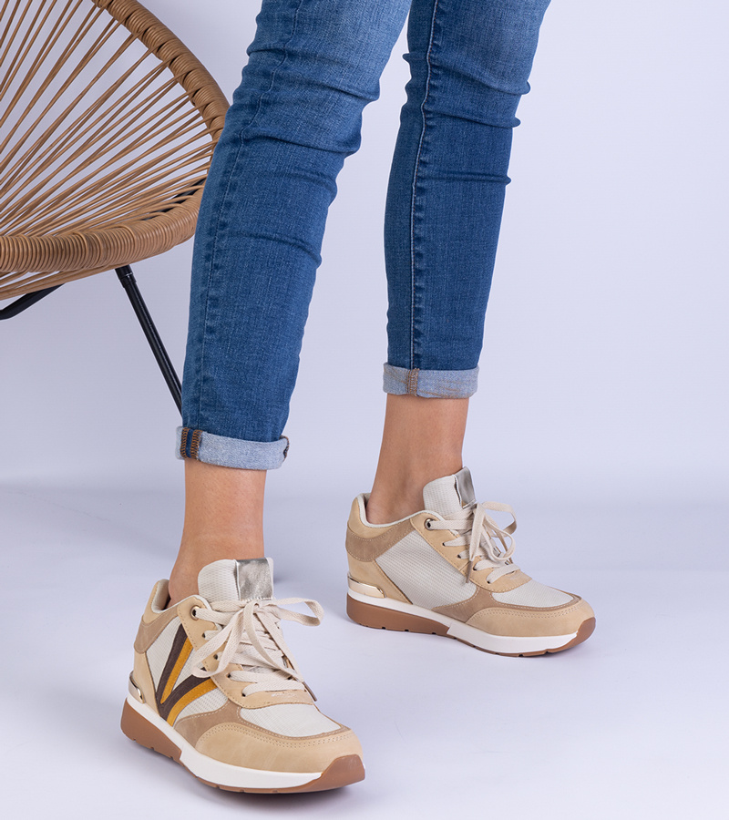 Rudi moteriski sportbačiai su paslėpta platforma Ninella