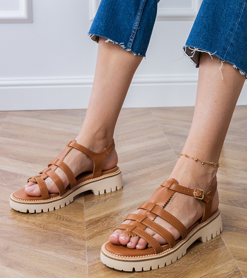 Rudi gladiatorių sandalai su sagtimi „Dunara“