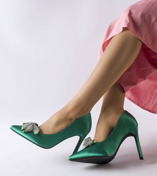 Žali satininiai aukštakulniai su kaspinu Mia