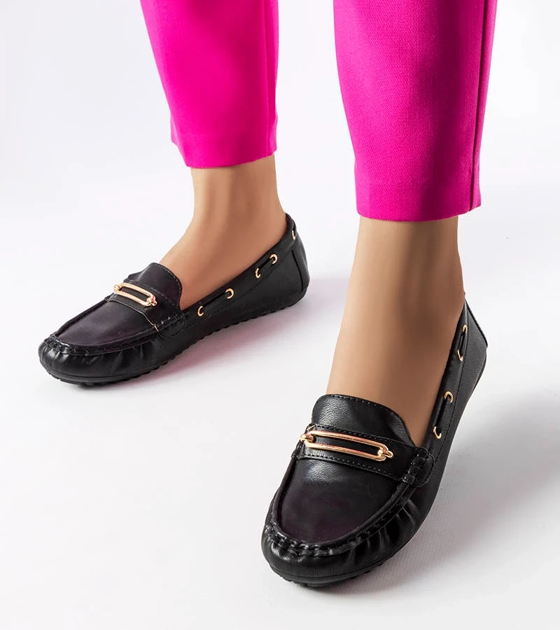 Juodi mokasinai, papuošti Sietlo aplikacija