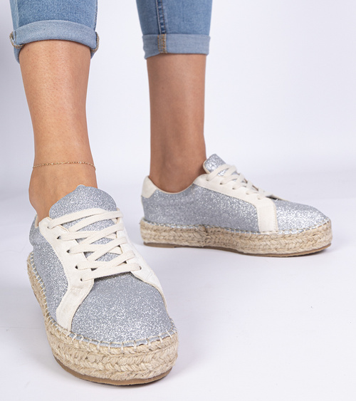 Sidabrinės moteriškos espadrilės dekoruotos blizgučiais Taredo