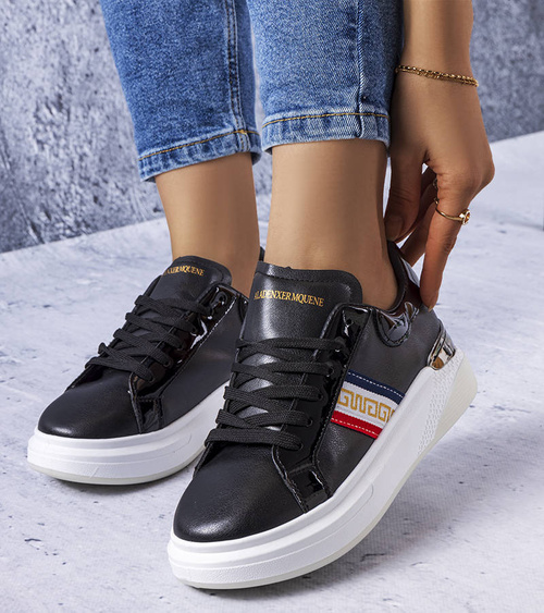 Juodi batai su lakuotomis detalėmis Annot