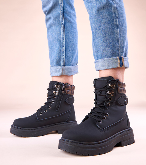 Juodi pašiltinti matinės eko odos auliniai batai Selio