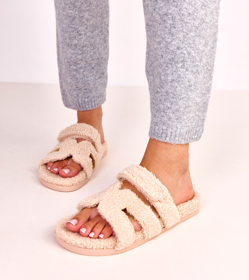 Smėlio spalvos kailiniai šlepetės atviru priekiu Greigan