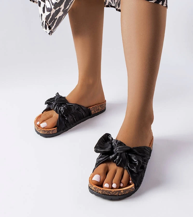 Juodi šlepetės su kaspinu Duplanty