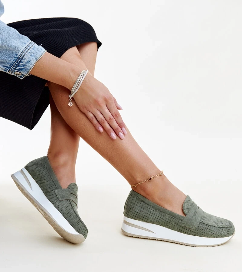 Žalieji perforuoti pusbačiai Muna