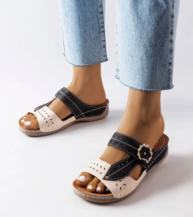 Juodi žemi odiniai sandalai „Jolanta“