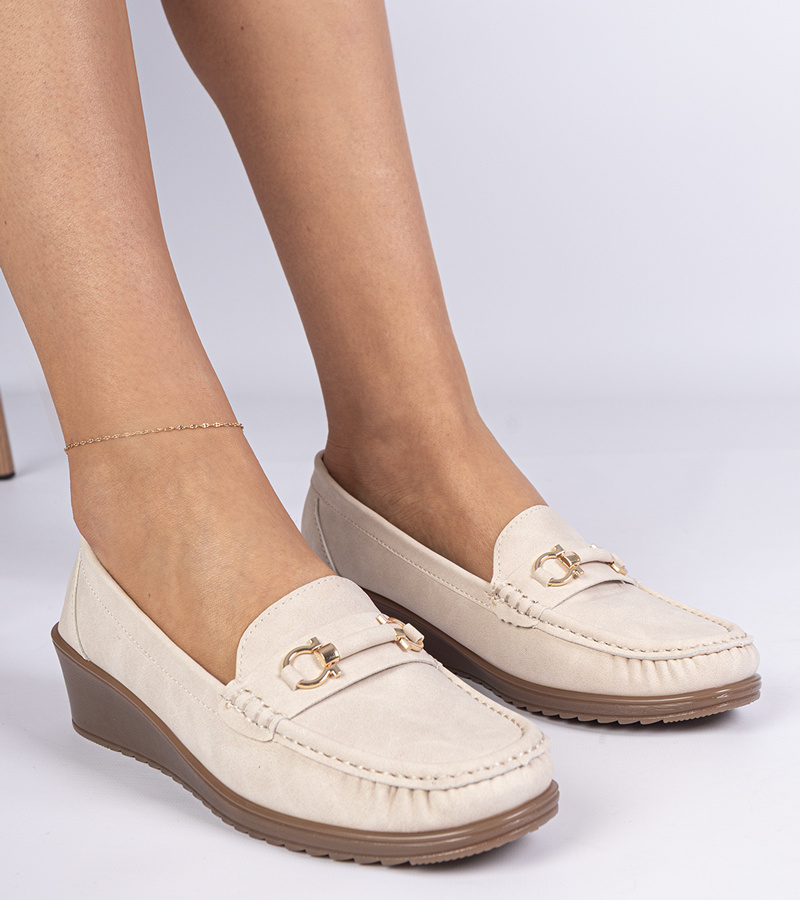 Kreminės moteriškos įsispiriamosios laivagalės „Sameri“