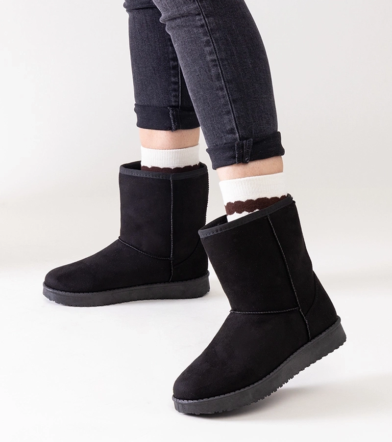 Juodi pašiltinti klasikiniai sniego batai Libero