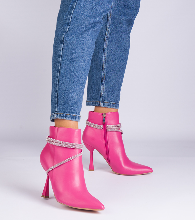 Rožiniai smailiakulniai aulinukai, puošti cirkoniais Fantagaro