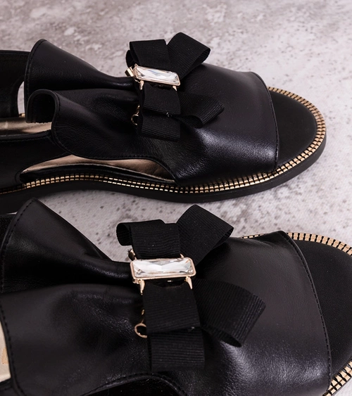 Juodi sandalai su kaspinu ir cirkoniais KARINO