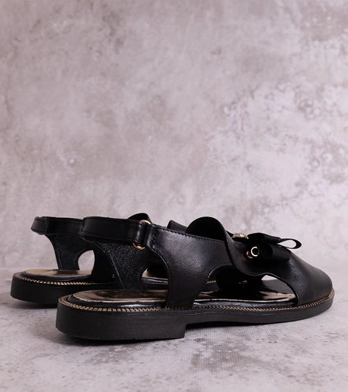 Juodi sandalai su kaspinu ir cirkoniais KARINO