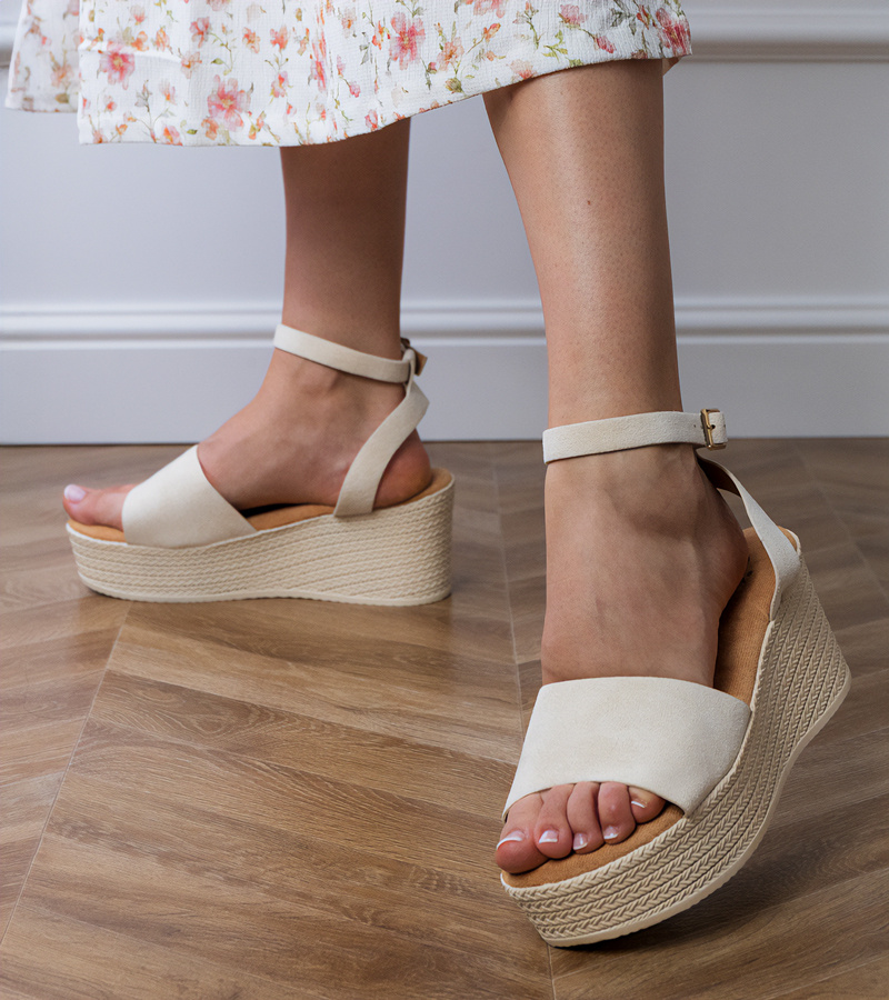 Smėlio spalvos ekozamošos platforminiai sandalai Ganra