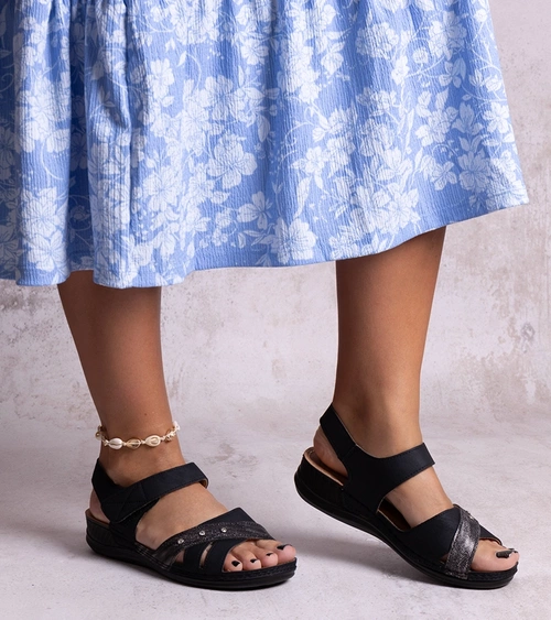 Juodi platforminiai sandalai „Nural“