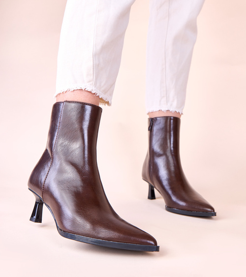 Rudi aulinukai ant kačiuko kulniuko Mordi