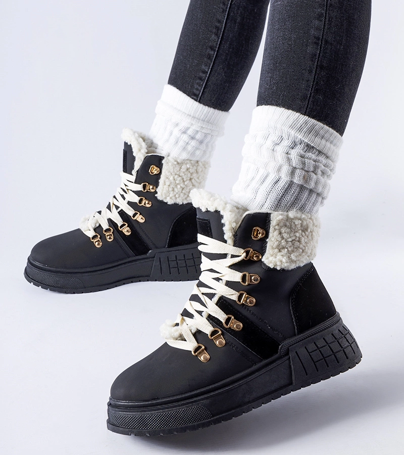 Juodi „worker“ tipo batai ant masyvios platformos „Rodrigo“