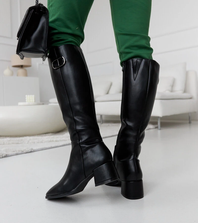 Juodi ilgaauliai batai su puošnia sagtimi „Sydney“