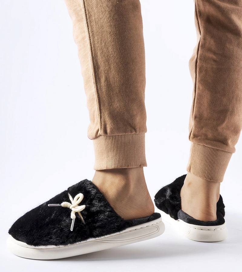 Juodi šlepetės su dekoratyvine virvele Medoro