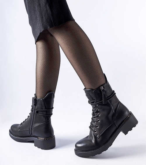 Juodi aulinukai su dekoratyviniu užtrauktuku Emarese