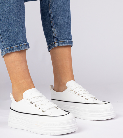 Balti moteriški sportiniai bateliai ant aukštos platformos „Selina“