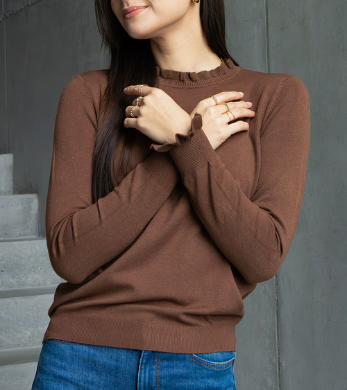 Ruda minkšta raukinukais puošta megztinis Luel