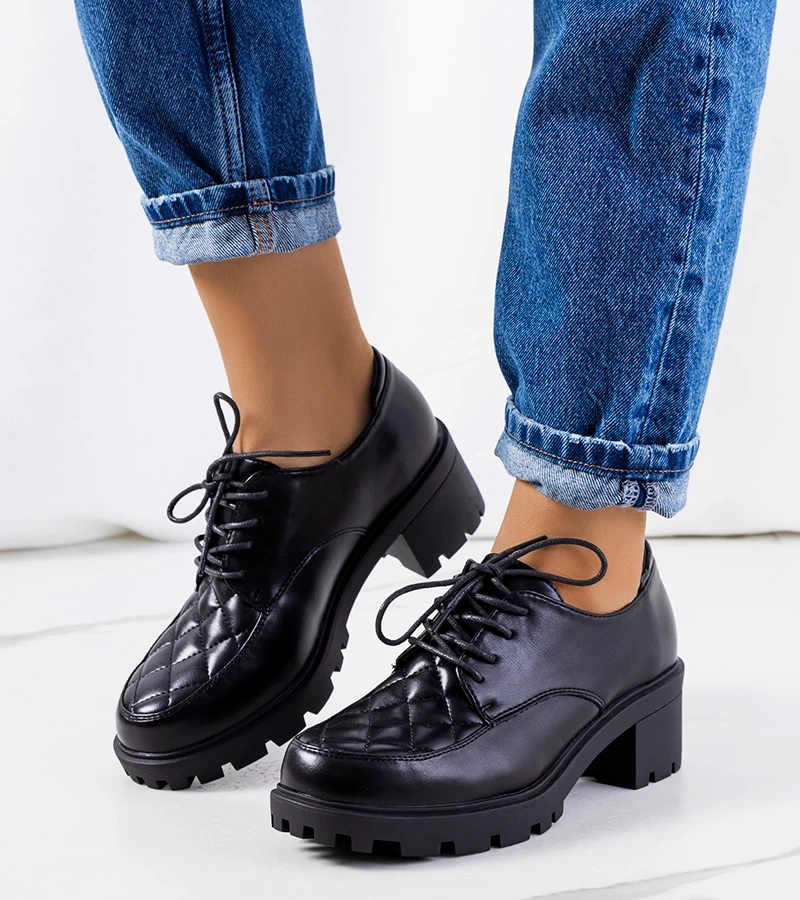 Juodi pusbačiai su storia pakulne Landra