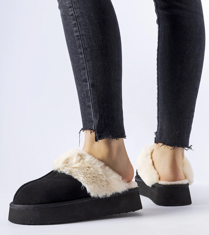 Juodi šlepetės su šviesiu kailiu Andonno