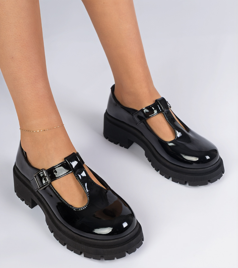 Juodi lakiniai platforminiai bateliai Kalaro