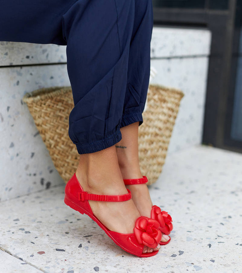 Raudoni balerinai su gėlyte Lucchese