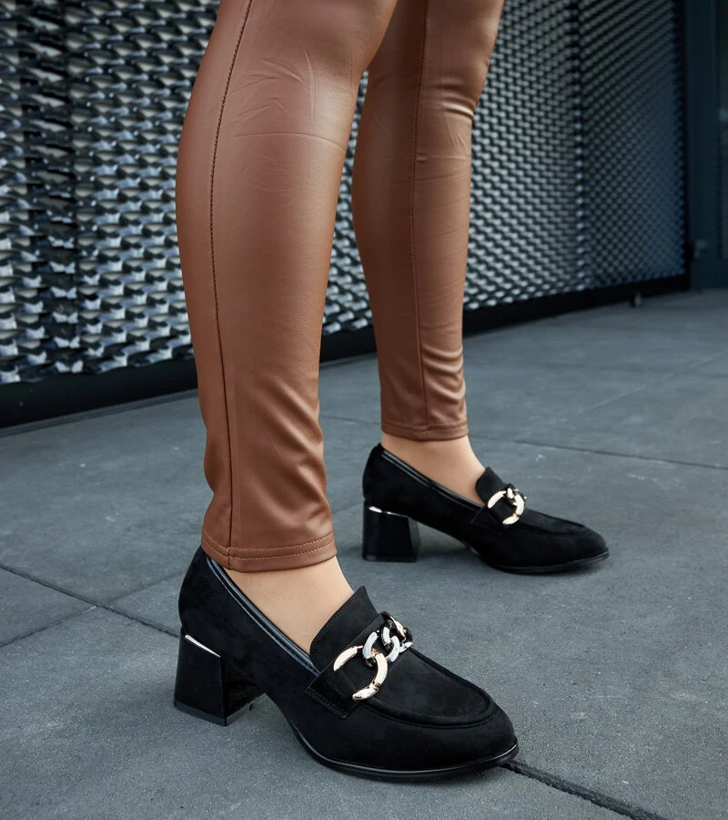 Juodi zomšiniai aukštakulniai su kvadratu kulnu Brenta