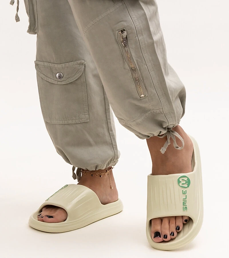 Žalios putplasčio šlepetės Labinga