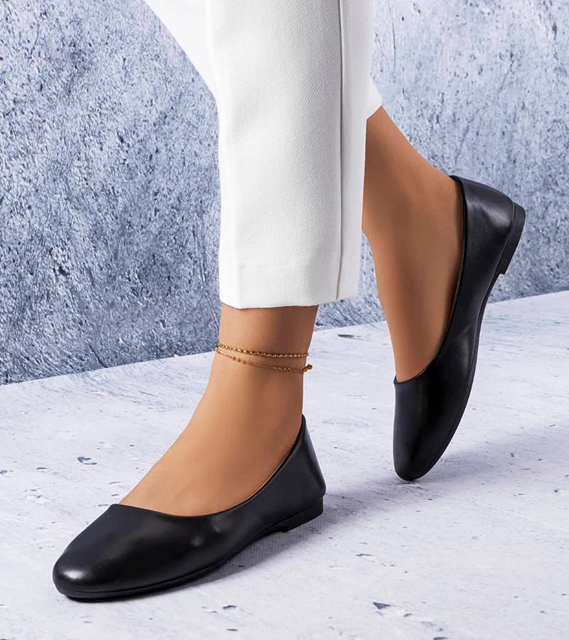 Juodi balerinos su odiniu vidpadžiu Truchon