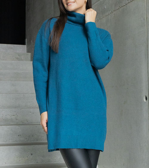 Ilgi tamsiai mėlyni minkšti megztiniai su golfu Kali