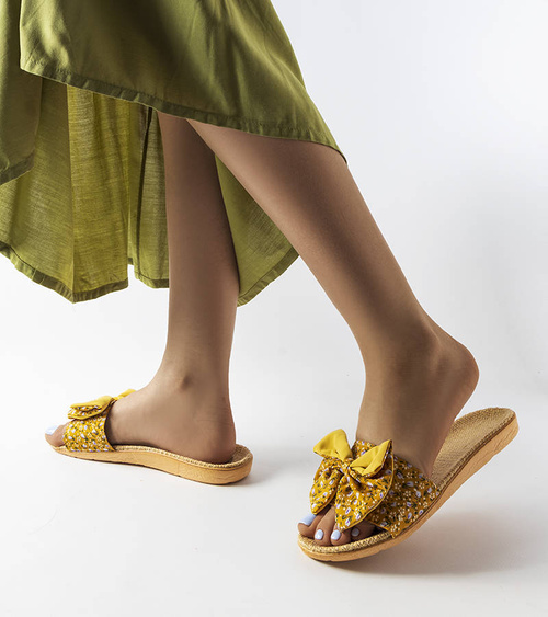 Geltoni šlepetės su kaspinu Tachel