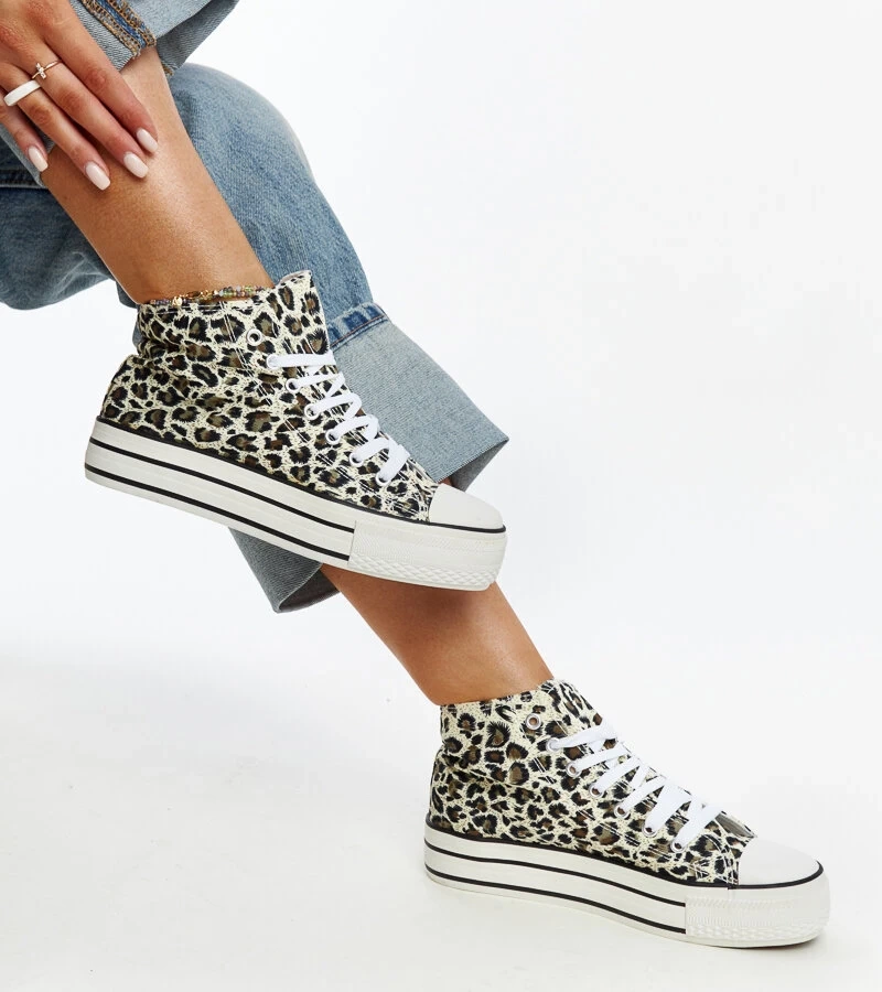 Aukšti leopardiniai sportbačiai ant storos platformos Bagy platflorma