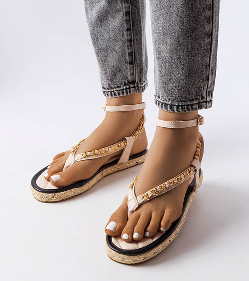 Smėliniai sandačiukai, papuošti grandinėle Varieur