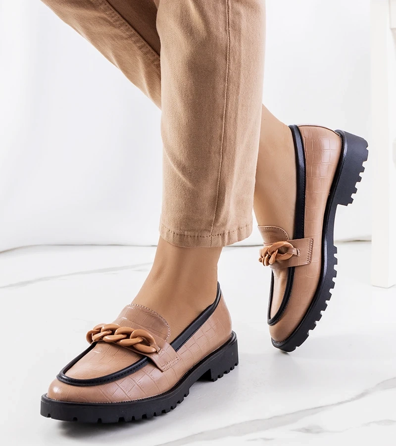 Rudi pusbačiai su dekoratyvine grandine Kesira