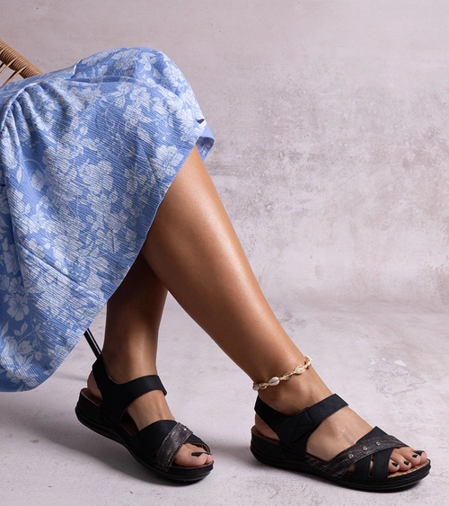 Juodi platforminiai sandalai „Nural“