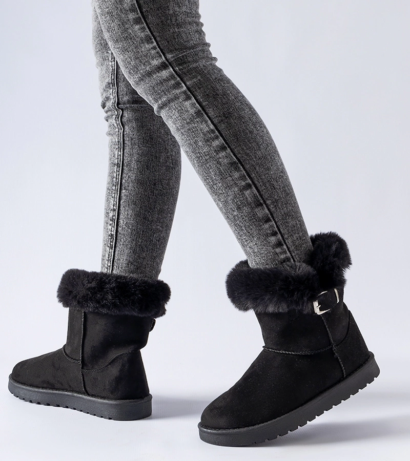 Juodi pašiltinti kailiu sniego batai Borgorato