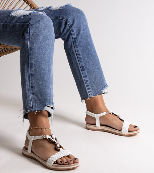 Balti pinti sandalai „Izodora“